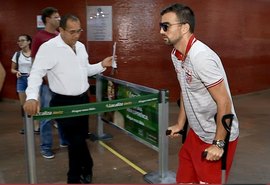 Após sofrer séria lesão no joelho, meia do CRB aguarda por cirurgia