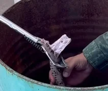 Jibóia é resgatada pela Polícia Ambiental após causar pânico em Marechal Deodoro