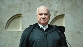 Fachin assume STF com defesa firme da democracia e da Constituição