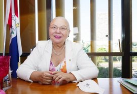 Tereza Nelma deve indicar nome de novo secretário de Estado