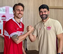 Bressan celebra chegada ao CRB e fala em privilégio