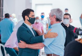 Collor e JHC trocam elogios em encontro no Benedito Bentes