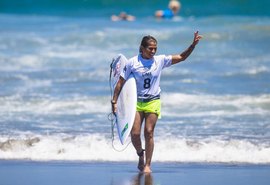 Atletas brasileiros se classificam para as quartas de finais de surfe