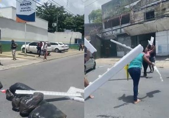 Pais e responsáveis fazem protesto por falta de vagas em escolas de Maceió