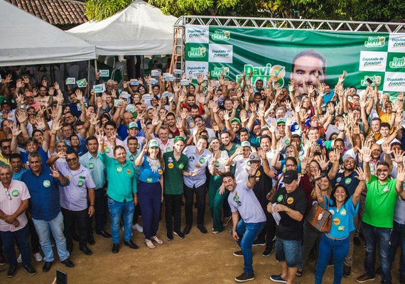 Davi Maia lança pré-candidatura a deputado estadual em reunião com lideranças de toda Alagoas