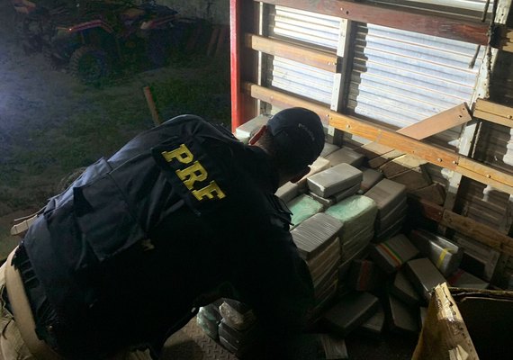 PRF apreende quase 360 kg de pasta base de cocaína em São Miguel dos Campos/AL
