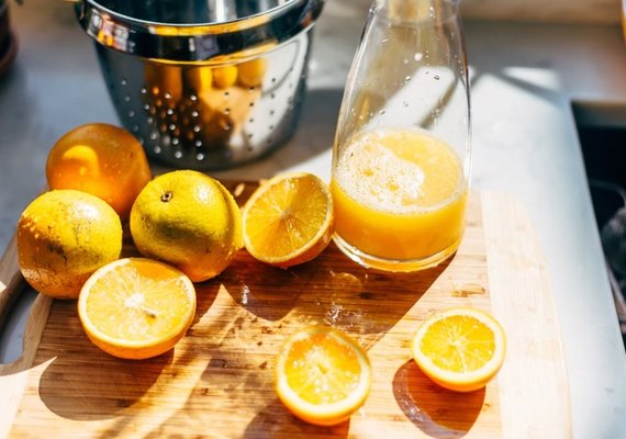 Suco de laranja: estudo da USP explica por que tomar todo dia