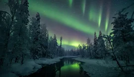 Tempestades solares vão manter auroras boreais em locais não habituais; entenda