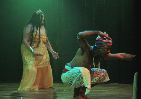 Escola Técnica de Artes ocupa o Teatro Gustavo Leite durante Bienal