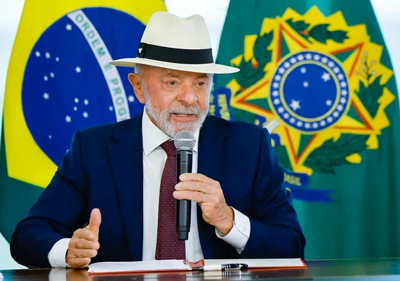 Desaprovação do governo Lula cai pelo terceiro mês seguido e chega a 48% em junho