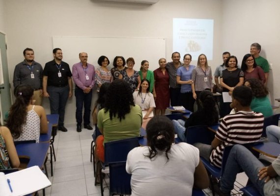 Saúde da Família capacita jovens com informática avançada