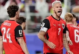 Áustria encerra jejum de 36 anos e estreia com vitória na Copa