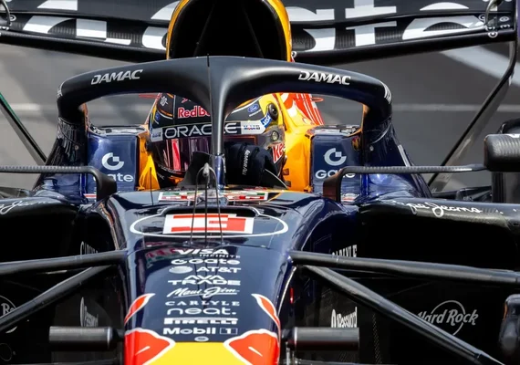 Jolyon Palmer vê Verstappen fora da disputa pelo título da Fórmula 1
