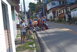 Idoso é atropelado por moto enquanto atravessava ladeira em Maceió