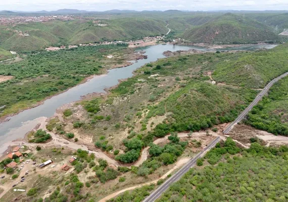 Chuvas mobilizam Prefeitura e afetam ligação entre Piranhas e Canindé