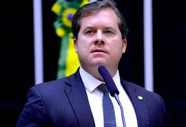 Deputado processa Equatorial para barrar aumento da energia em Alagoas