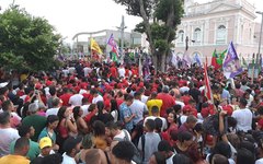 Lula leva multidão ao Centro de Maceió