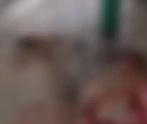 Idosa é presa após esfaquear moradora de rua por lençol em Maceió