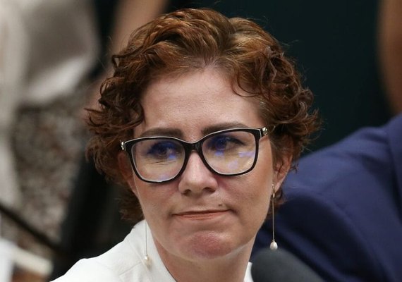 Carla Zambelli continua presa após pedido de liberdade ser negado pela Justiça italiana