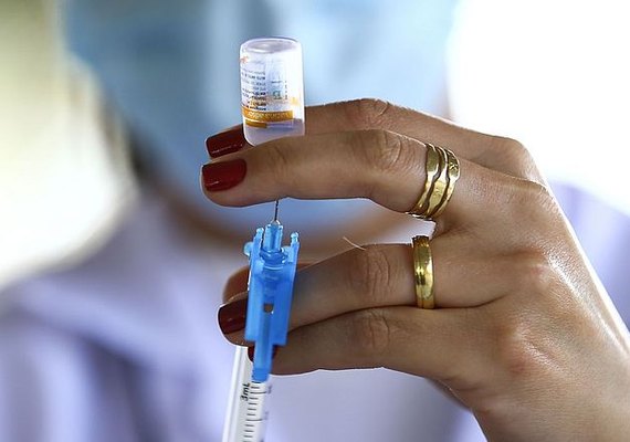 Dados da Ufal apontam que 44.504 pessoas estão com a 2ª dose da vacina atrasada em AL