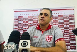 Chamusca monta o time do CRB para encarar o Vitória