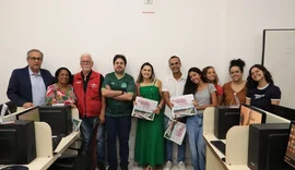Estudantes de Jornalismo da Ufal visitam redação da Tribuna Independente