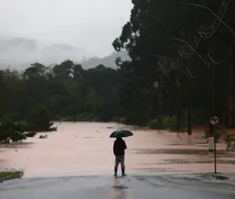 Governador do Rio Grande do Sul alerta para 'maior desastre da história' do estado