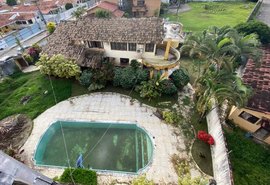 Denúncia: Piscina abandonada no bairro da Serraria é foco do Aedes aegypti