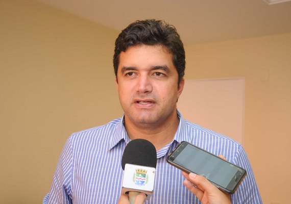 Rui Palmeira descarta parceria política com JHC e Gaspar