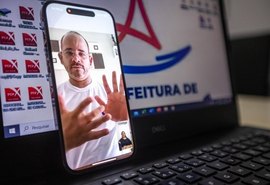 Uso de Libras no atendimento à pessoas com deficiência auditiva é diferencial na Saúde de Maceió