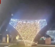 Calcinha gigante vira decoração de Natal e chama a atenção em Minas Gerais