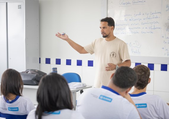 Governo de Alagoas abre inscrições para concurso com 521 vagas para professor