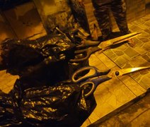 Mulher é presa após atacar companheiro com duas tesouras em Maceió