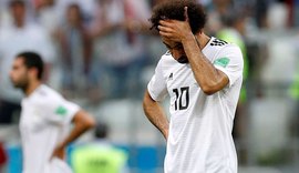 Salah se emociona após derrota e pede desculpa à torcida do Egito