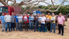 Codevasf distribui 28 mil peixes para produtores de Arapiraca