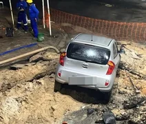 Veículo em alta velocidade invade obra após atropelar pedestre em Maceió