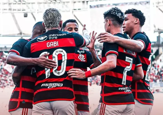 Em ritmo de folia, Flamengo derrota Volta Redonda no Maracanã