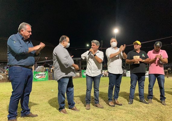 Santoro é homenageado na Expoagro por ações em defesa do setor produtivo