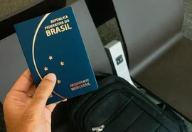 Após liberação de verba, Polícia Federal volta a emitir passaportes