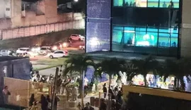 Correria em faculdade no Farol após boato de aluno armado