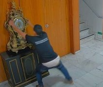 Moraes manda prender homem que quebrou relógio de Dom João VI em ato golpista após juiz de MG autorizar soltura