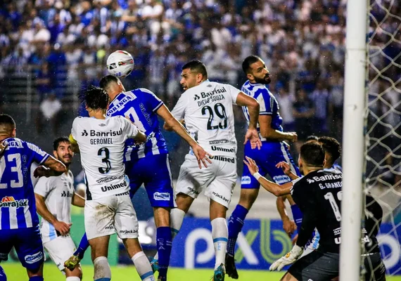 CSA abre o placar, mas sofre empate do Grêmio no Rei Pelé