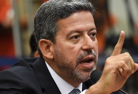 Governo de Bolsonaro é muito enrolado, diz Arthur Lira ao Terra