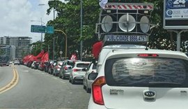 Carreata em Maceió pede por impeachment de Bolsonaro