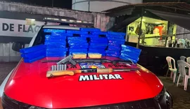 Servidor do Ronda no Bairro é apreendido com armas e 36kg de drogas
