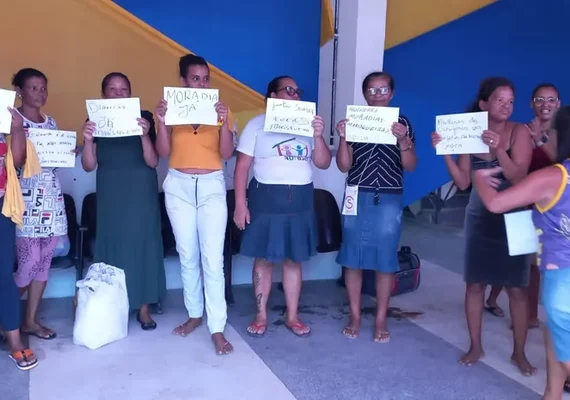 Alvo de processo por reintegração de posse, Colégio Cenecista é ocupado por movimento social