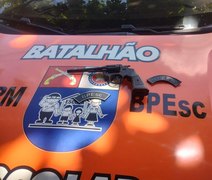 PM apreende revólver e prende quatro suspeitos em ações distintas em Maceió