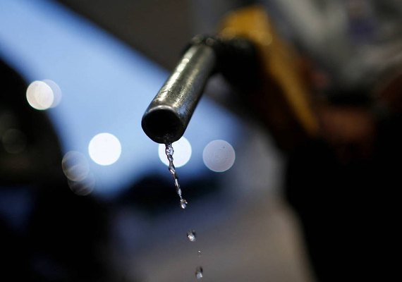 Petrobras reduz preço da gasolina em 4,9% a partir de quarta-feira (20)
