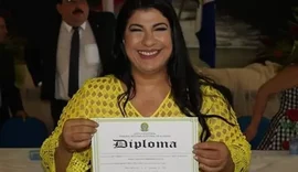 Esposa de Gilberto Gonçalves é empossada em Rio Largo após prefeito ser afastado