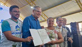 Vice-governador participa da entrega de 156 títulos de propriedade em Maribondo